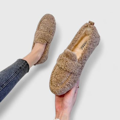 Kira | Bløde loafers i teddy-look