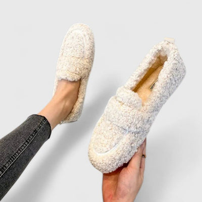 Kira | Bløde loafers i teddy-look