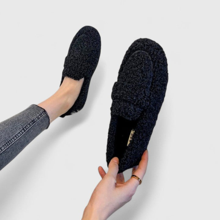 Kira | Bløde loafers i teddy-look