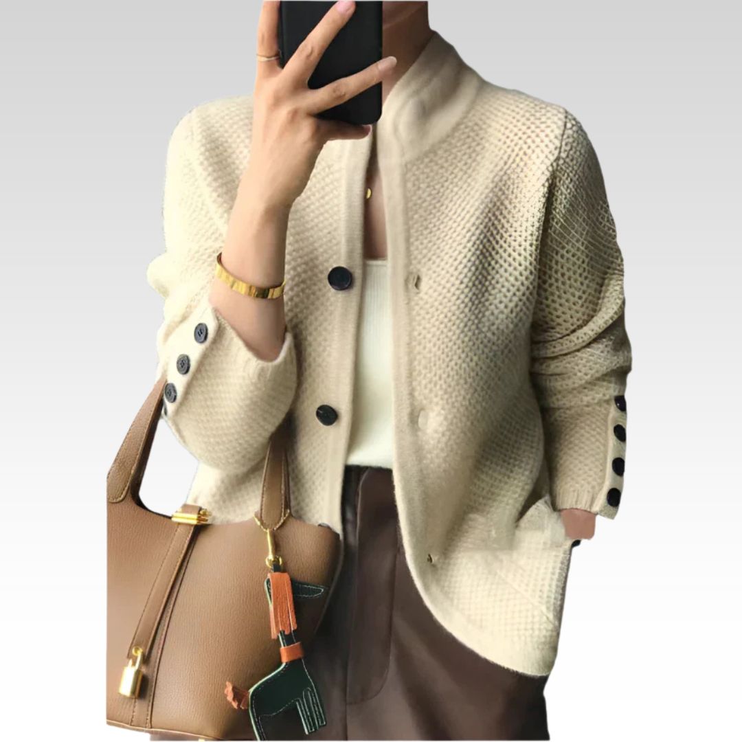 Ronja | Strikket Trøjer med elegante knapper