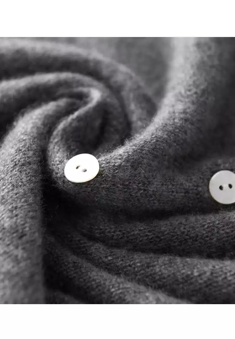 Leandra | Trøjer med asymmetrisk knaplukning